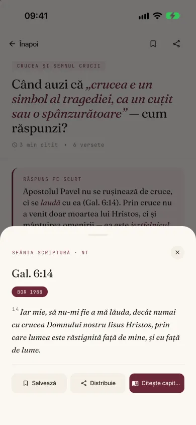 Un verset biblic deschis într-o fereastră, tema ortodoxă